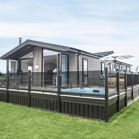 Holiday home The Endeavour - Ukc4061